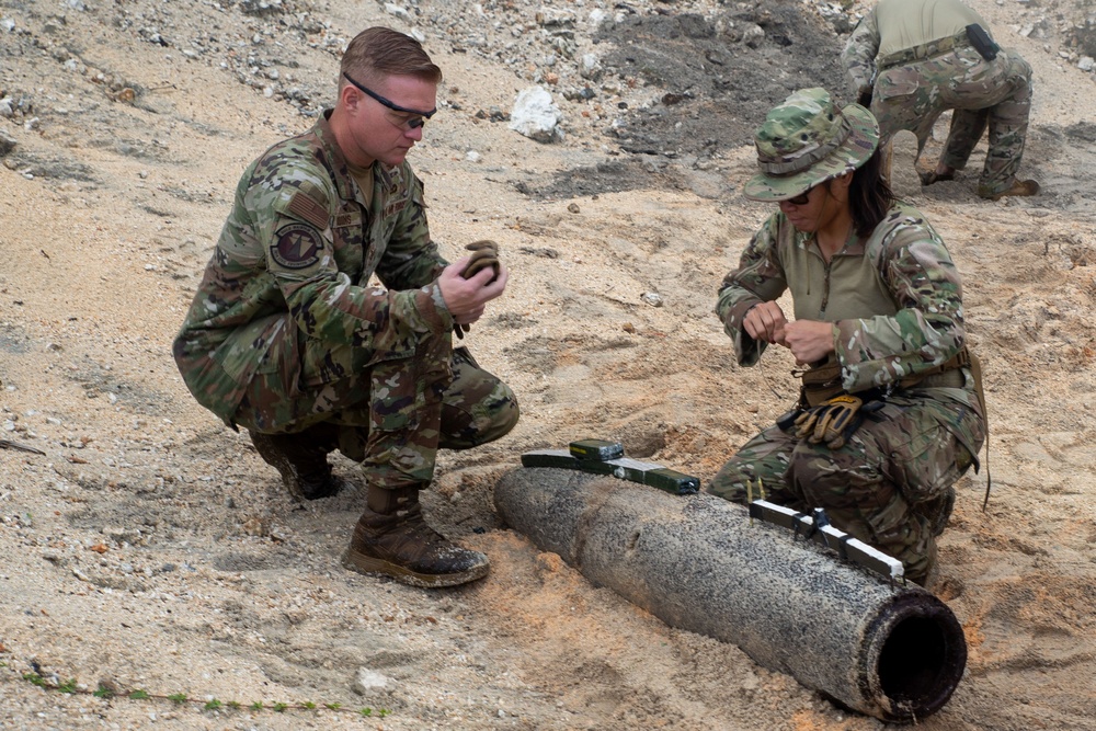 Marines and Airmen execute joint EOD Range