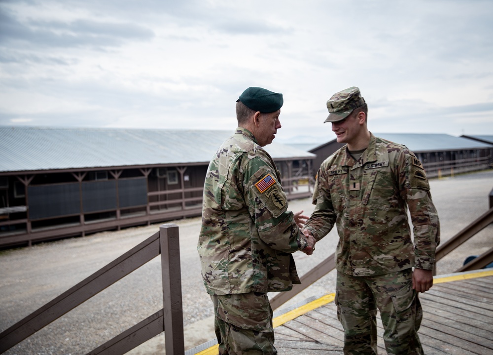 KFOR Chief of Staff meets with Soldiers from his home state at Camp Bondsteel