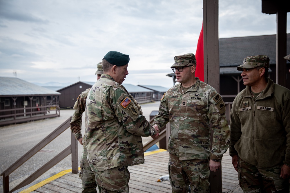 KFOR Chief of Staff meets with Soldiers from his home state at Camp Bondsteel