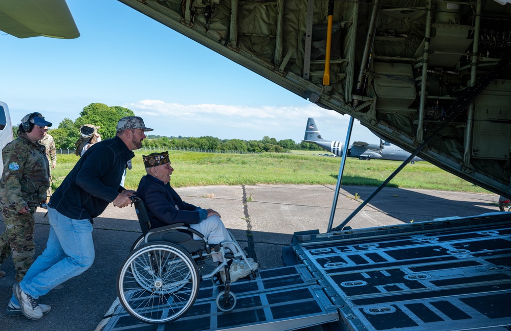 WWII veteran Ceo Bauer takes flight with U.S. Air Force