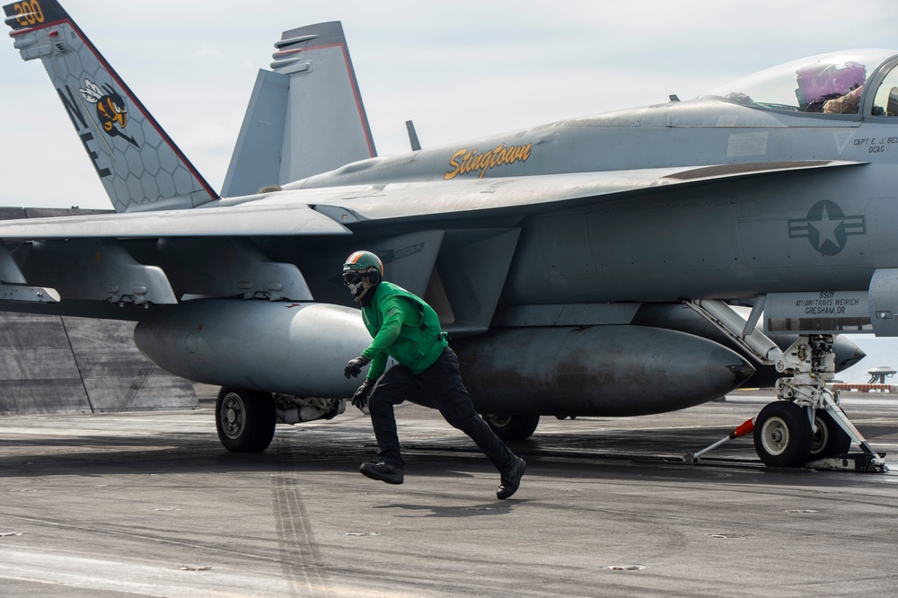 USS Carl Vinson (CVN 70) Conducts Routine Flight Operations in the South China Sea