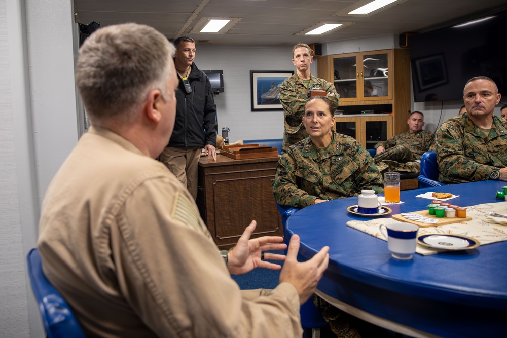 MARFORCOM Visits USS Iwo Jima (LHD 7)