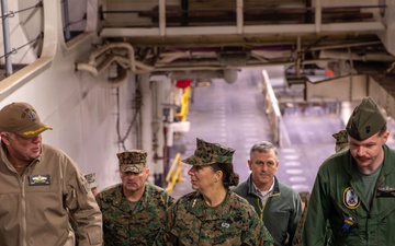 MARFORCOM Visits USS Iwo Jima (LHD 7)