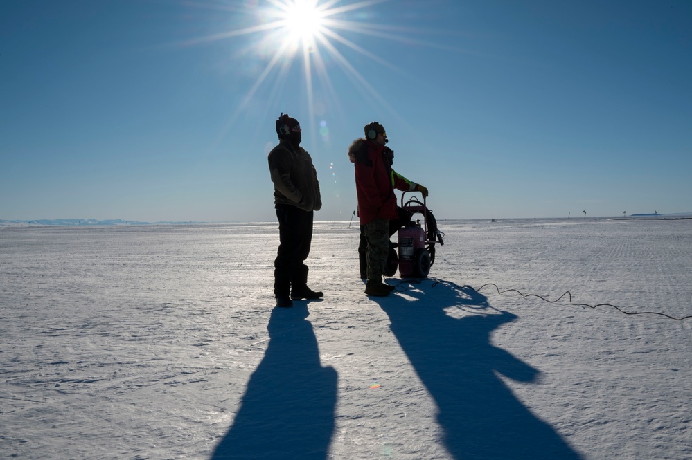 Antarctic Airlift: Operating on Ice