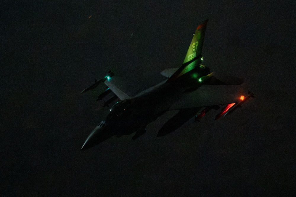 AFCENT KC-135 refuels Fighting Falcons over USCENTCOM AOR