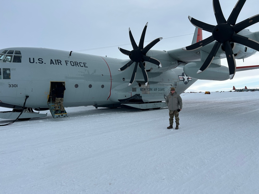 Oregon Air National Guardsman Completes Commander Tour in Antarctica