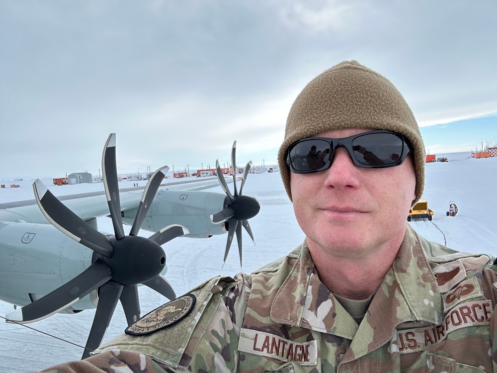 Oregon Air National Guardsman Completes Commander Tour in Antarctica