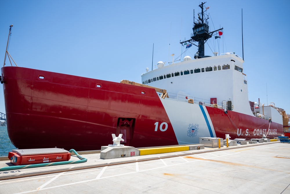USCGC Polar Star (WAGB 10) visits Sydney enroute to Antarctica for Operation Deep Freeze