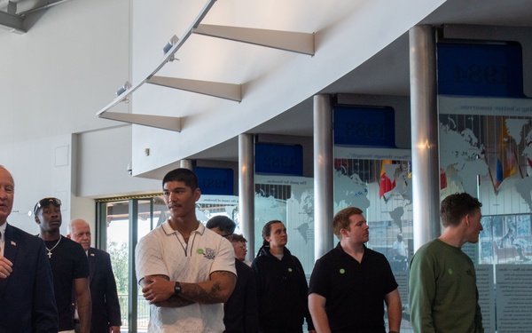 USS Ronald Reagan (CVN 76) Sailors visit the Ronald Reagan Presidential Library