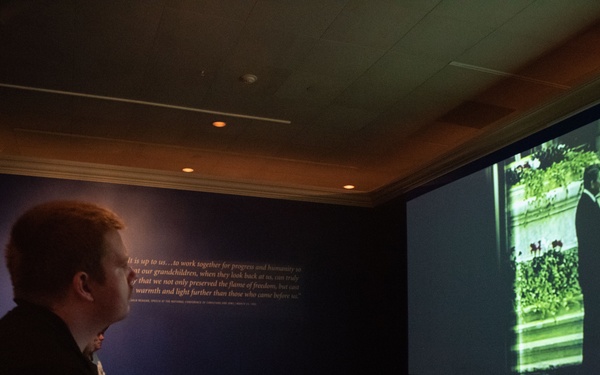 USS Ronald Reagan (CVN 76) Sailors visit the Ronald Reagan Presidential Library