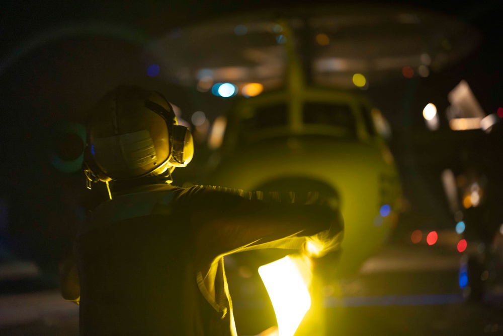 USS Carl Vinson (CVN 70) Conducts Routine Flight Operations in the South China Sea