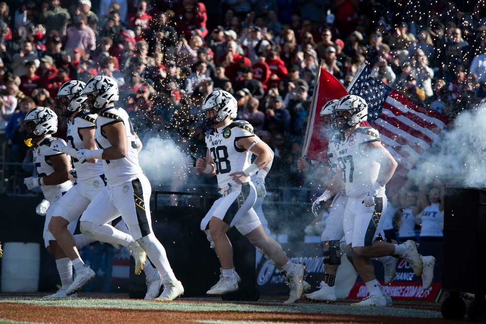 U.S. Naval Academy Midshipmen take on the University of Oklahoma Sooners at the Lockheed Martin Armed Forces Bowl