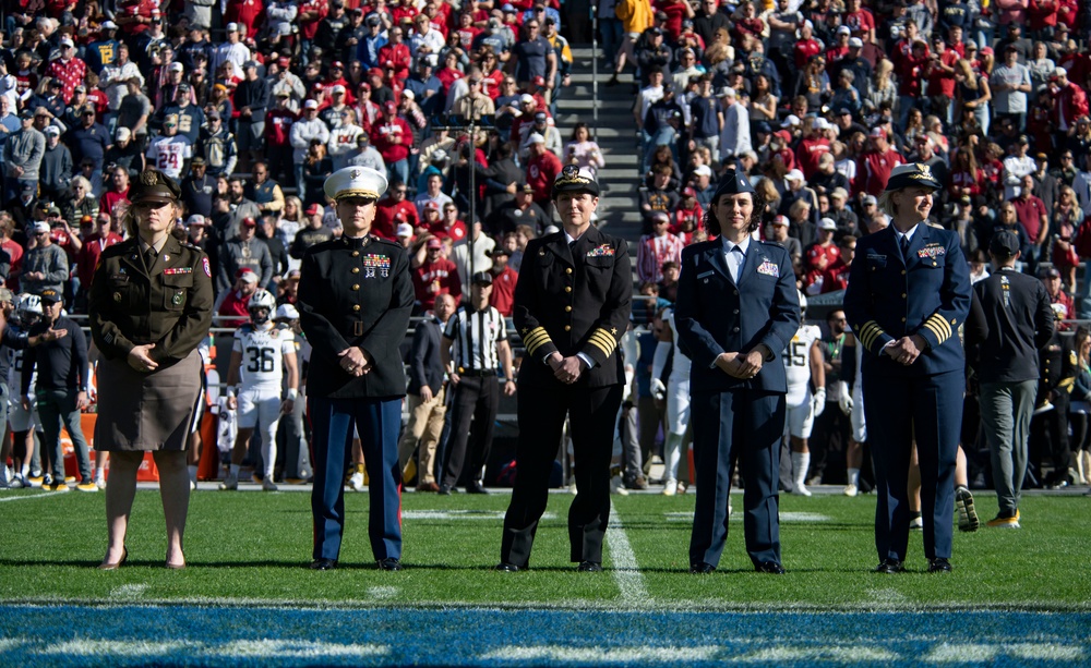 U.S. Naval Academy Midshipmen take on the University of Oklahoma Sooners at the Lockheed Martin Armed Forces Bowl