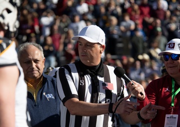 U.S. Naval Academy Midshipmen take on the University of Oklahoma Sooners at the Lockheed Martin Armed Forces Bowl