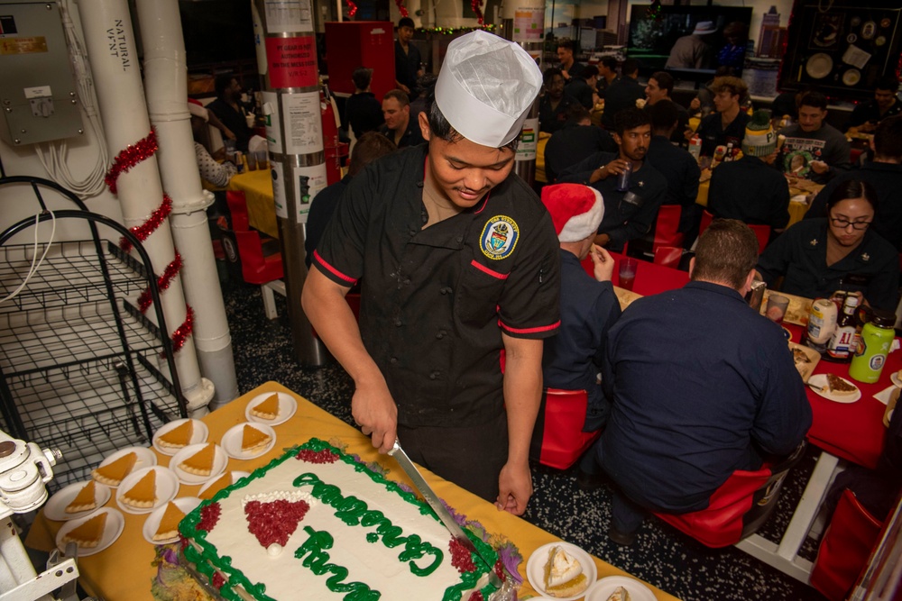 USS Sterett conducts routine operations as part of the Carl Vinson Carrier Strike Group