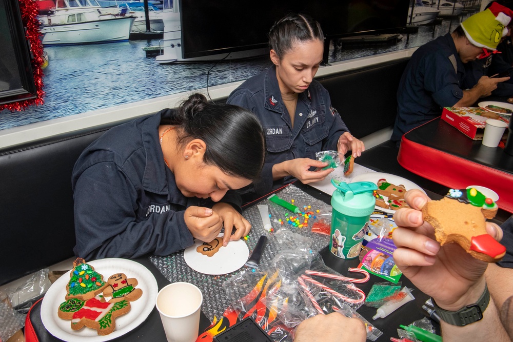 USS Sterett conducts routine operations as part of the Carl Vinson Carrier Strike Group