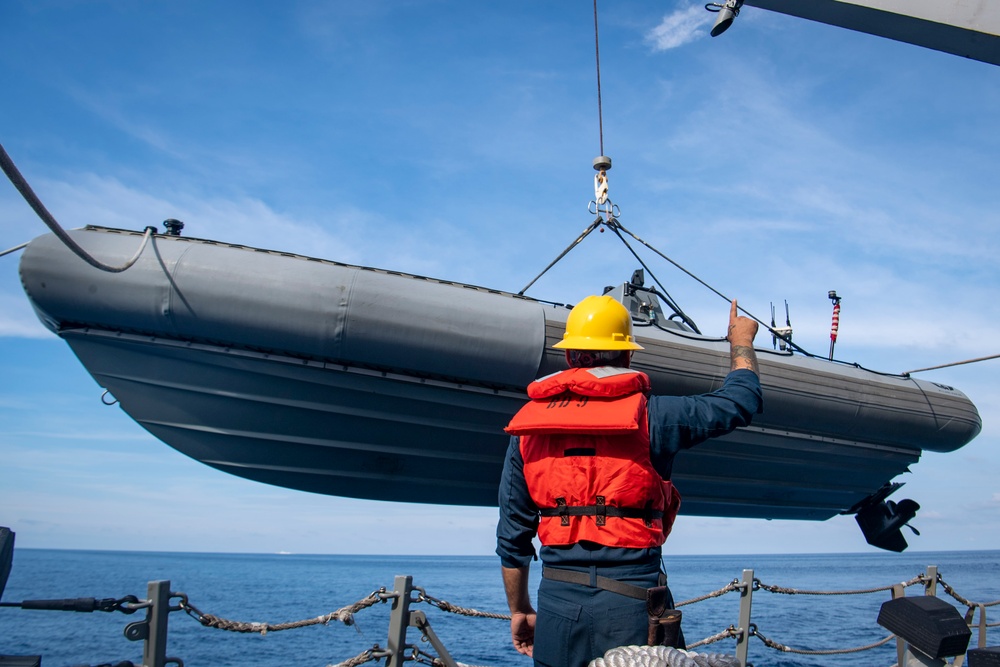 USS Sterett conducts routine operations as part of the Carl Vinson Carrier Strike Group