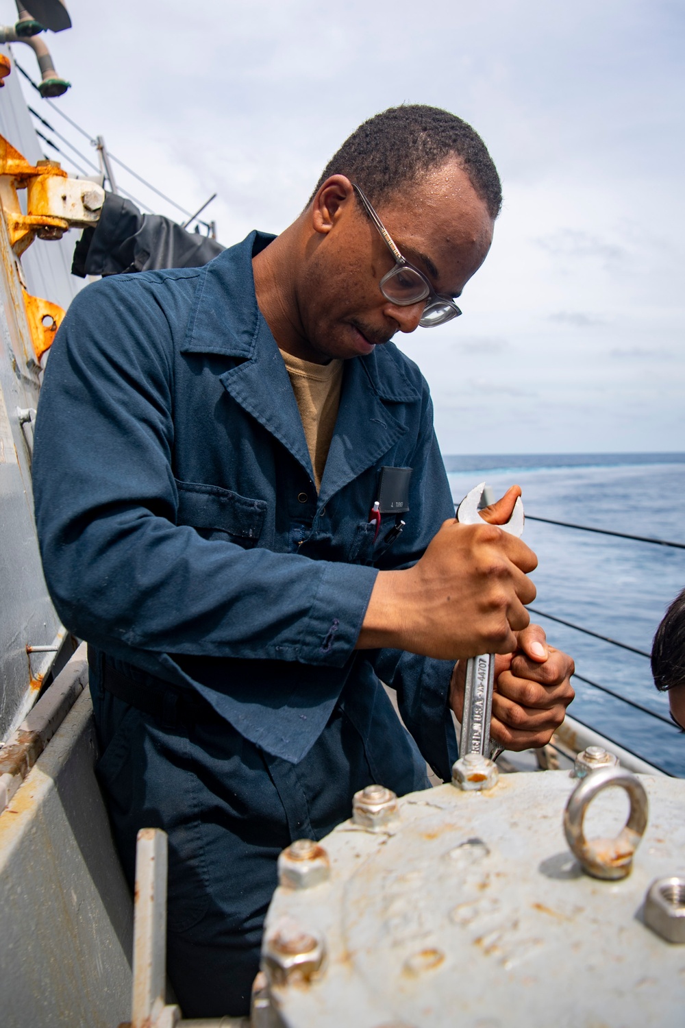 USS Sterett conducts routine operations as part of the Carl Vinson Carrier Strike Group