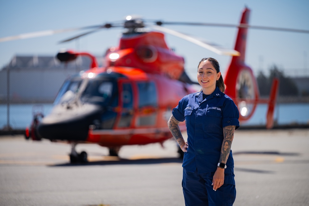 Coast Guard aircrew receives Air Medal for rescue