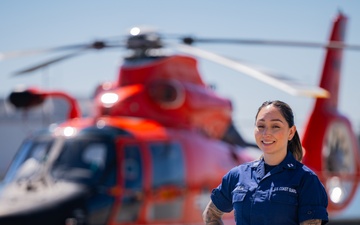 Coast Guard aircrew receives Air Medal for rescue