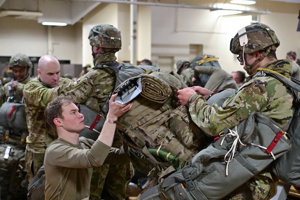 Spartans hone airborne skills