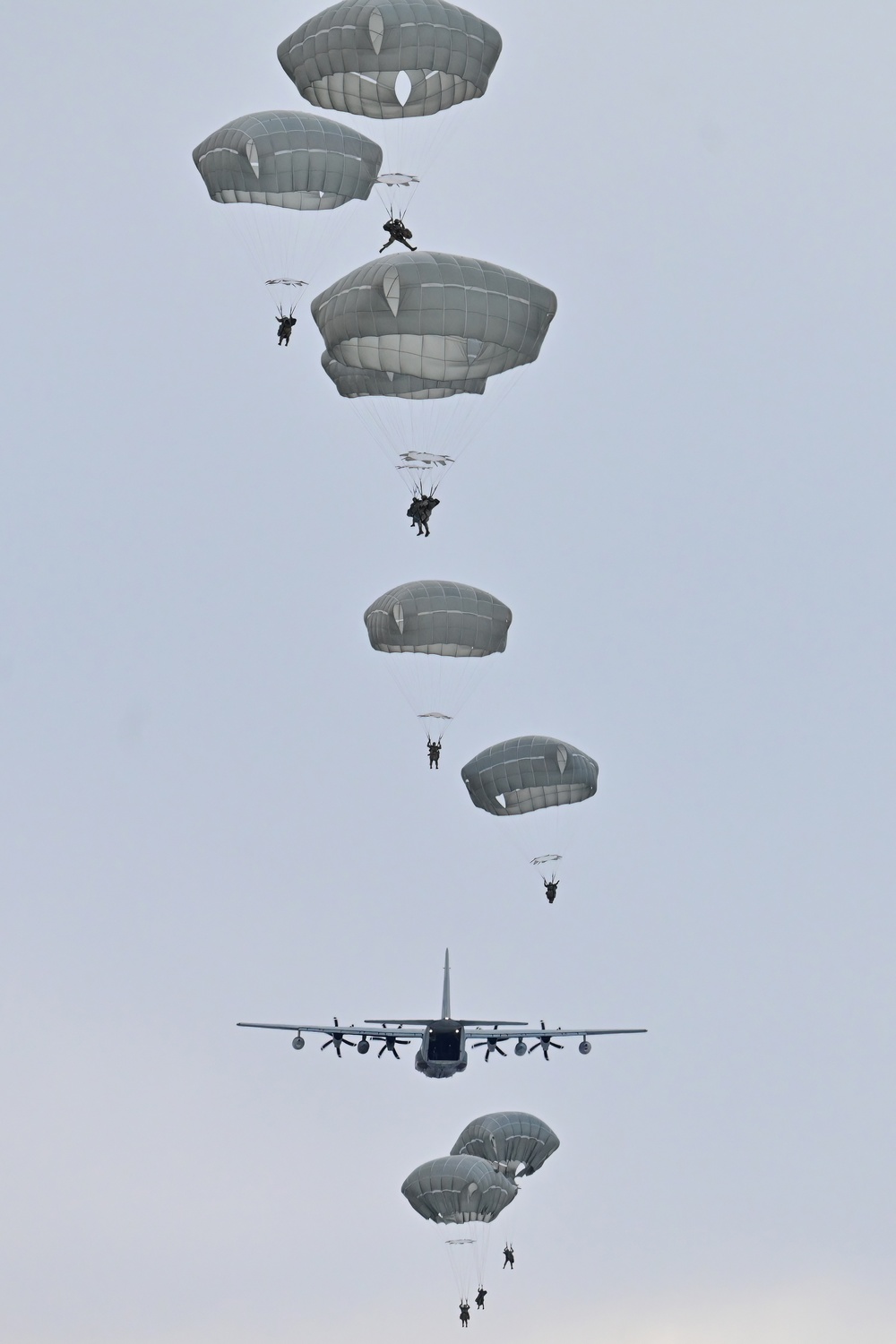 Spartans hone airborne skills