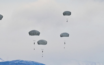 Spartans hone airborne skills