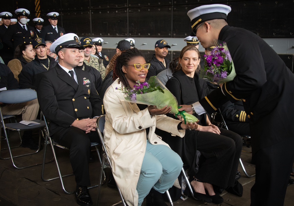 USS New Orleans (LPD 18) Conducts Change of Command Ceremony