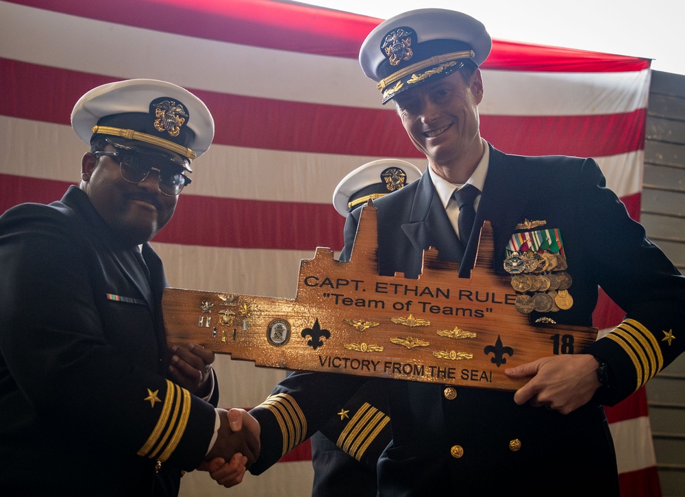 USS New Orleans (LPD 18) Conducts Change of Command Ceremony