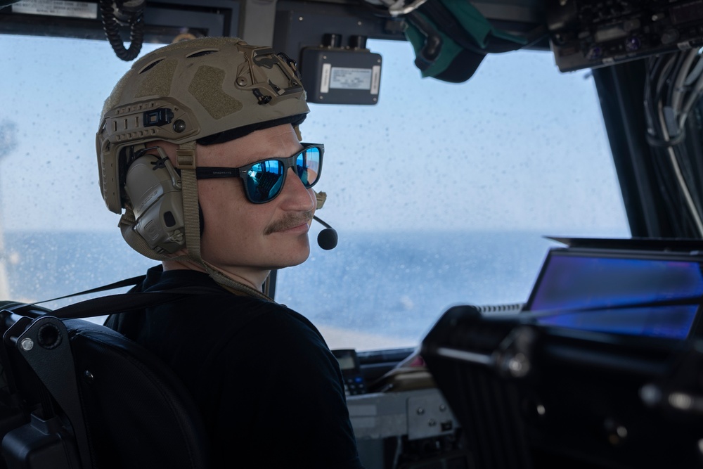 Sailors Pilot LCAC