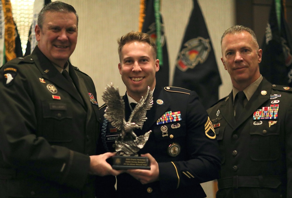 Illinois Army National Guard Recruiting and Retention Battalion Celebrates 2024 Accomplishments