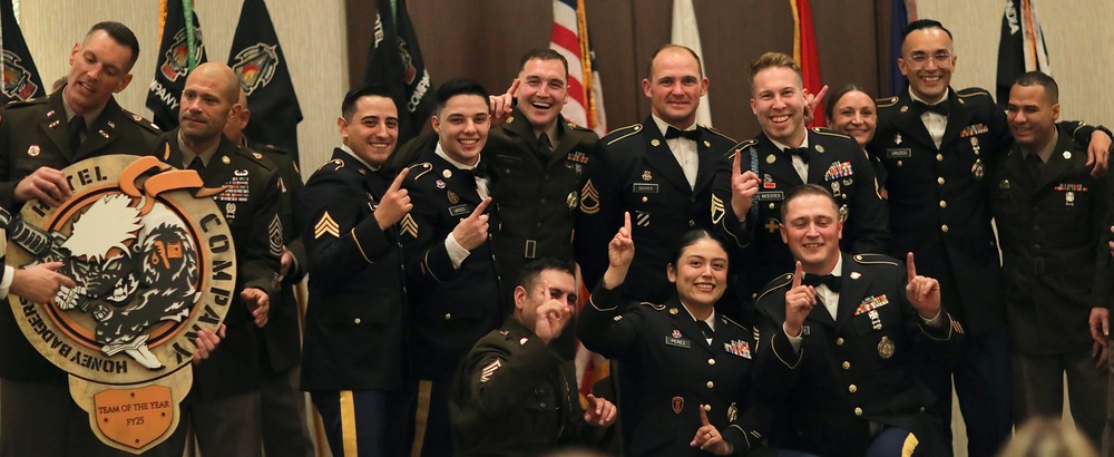 Illinois Army National Guard Recruiting and Retention Battalion Celebrates 2024 Accomplishments