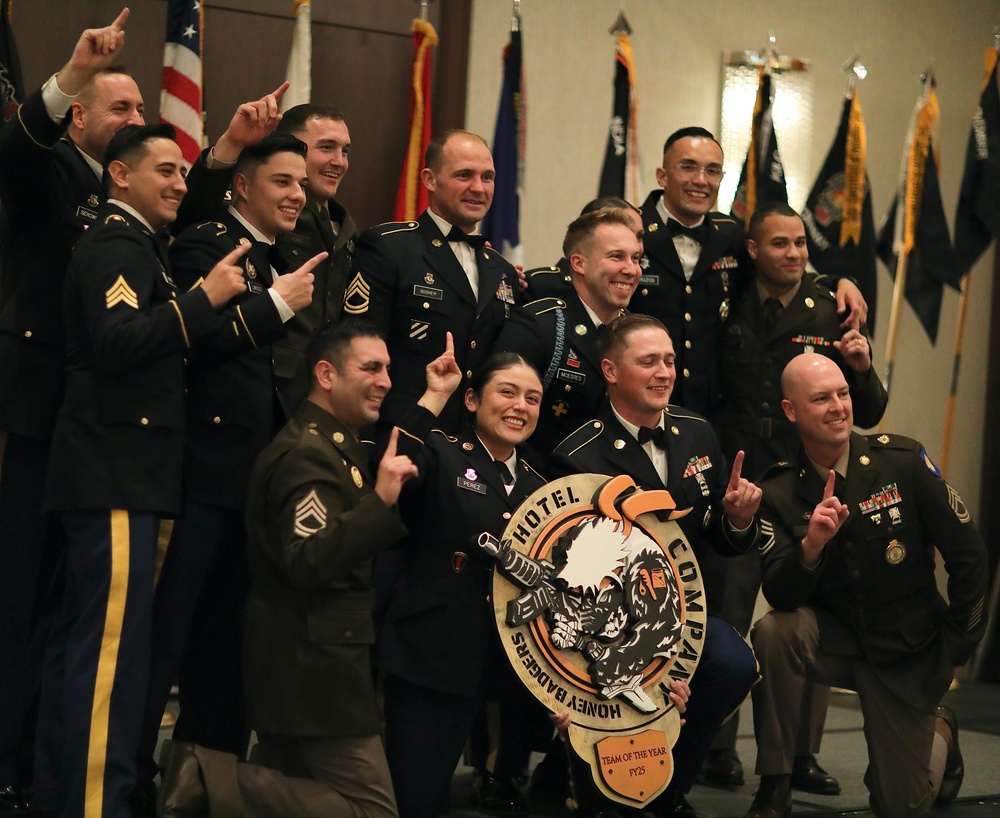 Illinois Army National Guard Recruiting and Retention Battalion Celebrates 2024 Accomplishments