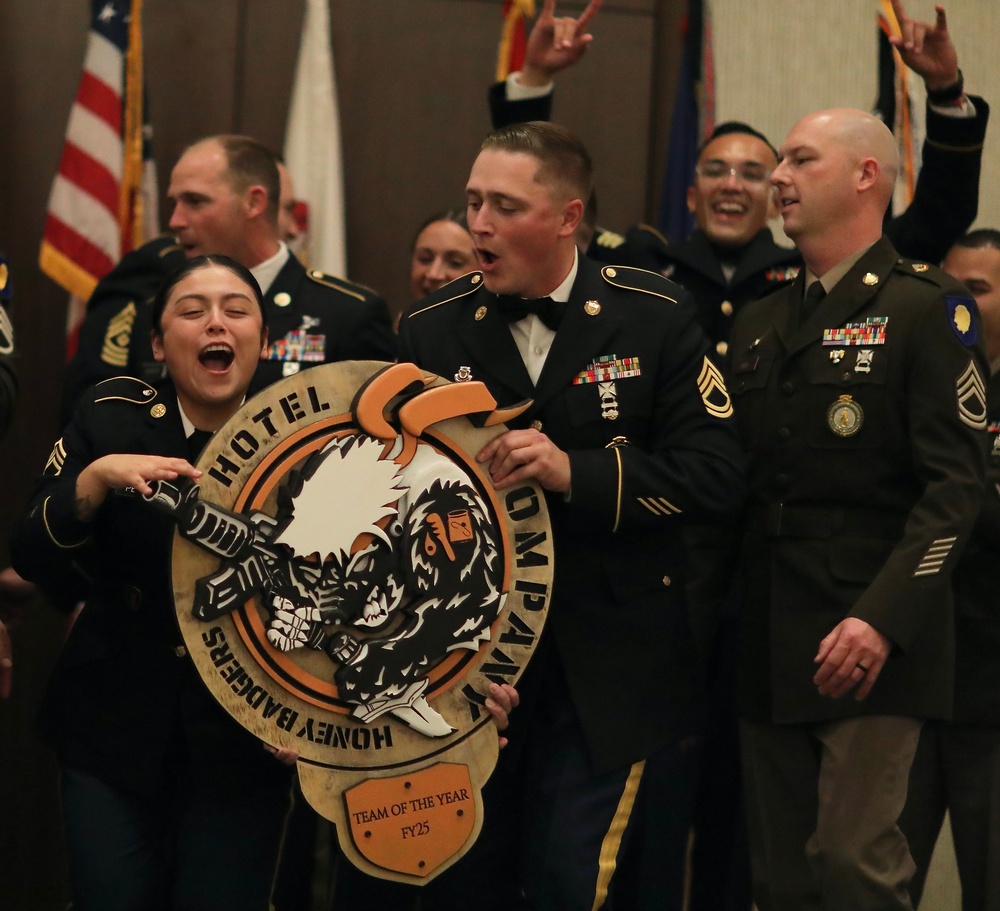 Illinois Army National Guard Recruiting and Retention Battalion Celebrates 2024 Accomplishments