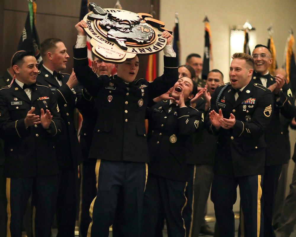 Illinois Army National Guard Recruiting and Retention Battalion Celebrates 2024 Accomplishments