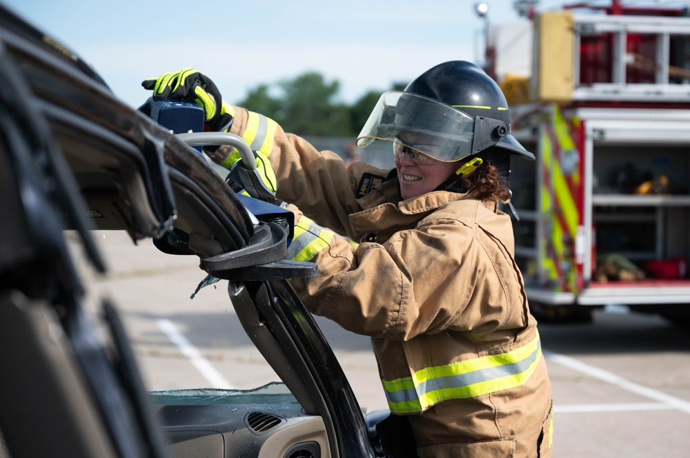 155th Firefigthers train on life saving measures