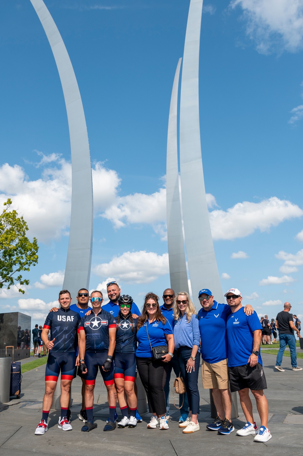 Air Force Wounded Warrior cycles to support fellow wounded Airmen