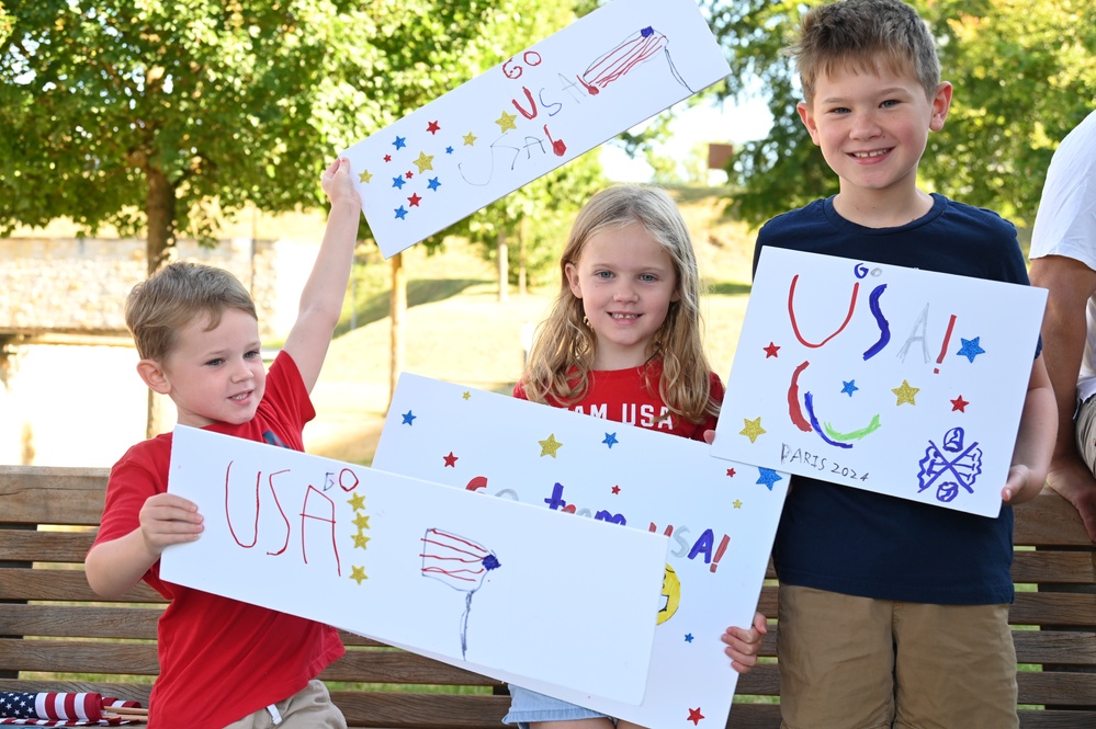 Paralympic team visits USAG Stuttgart