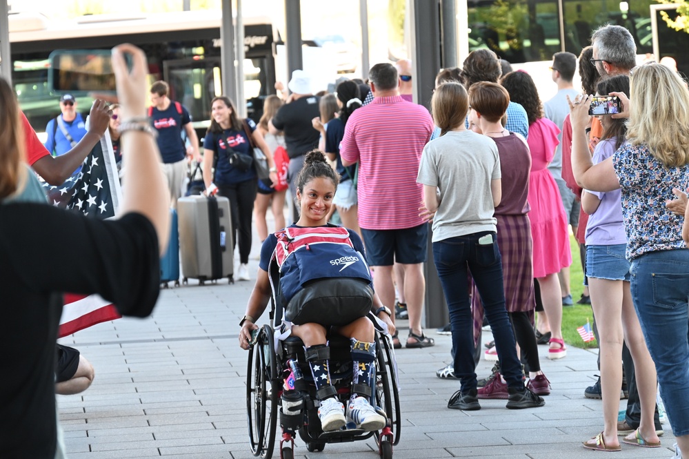 Paralympic team visits USAG Stuttgart