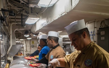 USS Ronald Reagan (CVN 76) hosts a Christmas meal