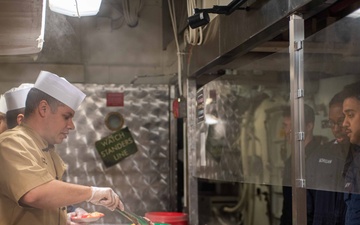 USS Ronald Reagan (CVN 76) hosts a Christmas meal