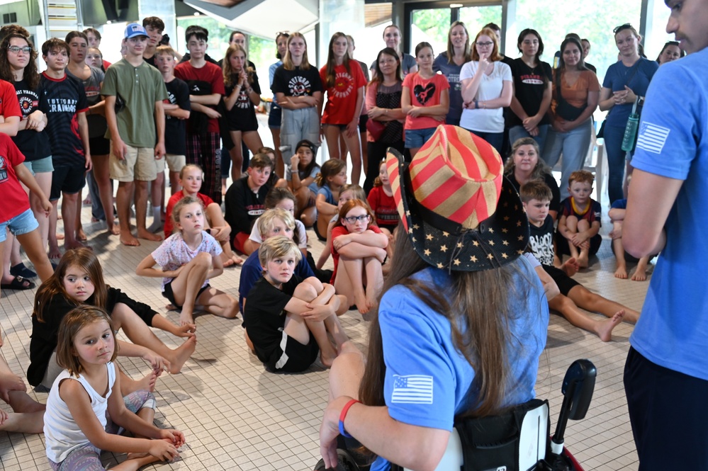 Paralympic swim team visits USAG Stuttgart