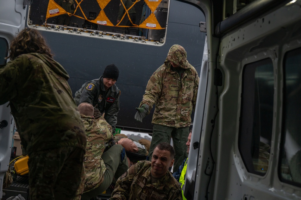 908th Aeromedical Evacuation Squadron  members get ride from 349th Air Mobility Wing Aircrew