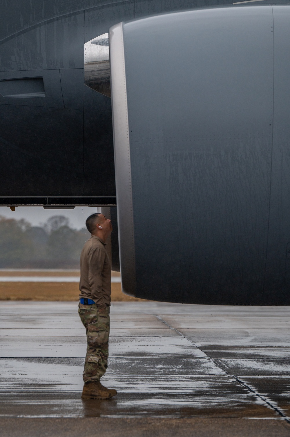 908th Aeromedical Evacuation Squadron  members get ride from 349th Air Mobility Wing Aircrew