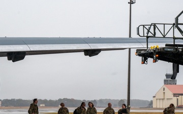 908th Aeromedical Evacuation Squadron  members get ride from 349th Air Mobility Wing Aircrew