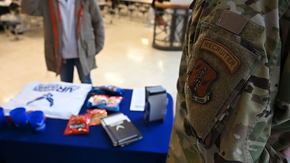 Ohio Air National Guard recruiter marks 700 accessions