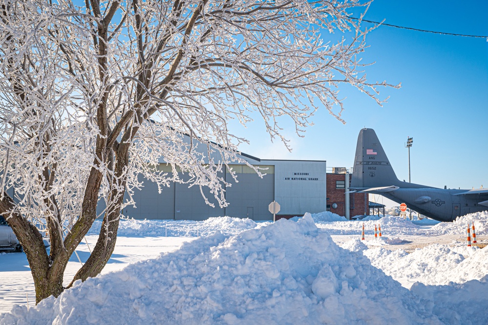 Snow snow everywhere, let's get these Herc's in the air