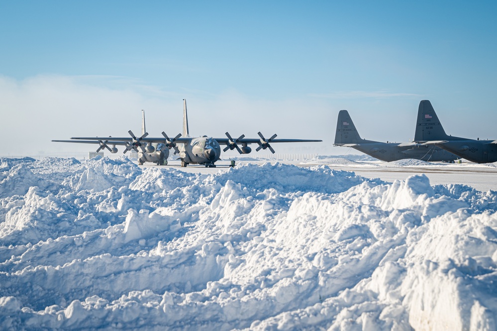 Snow snow everywhere, let's get these Herc's in the air