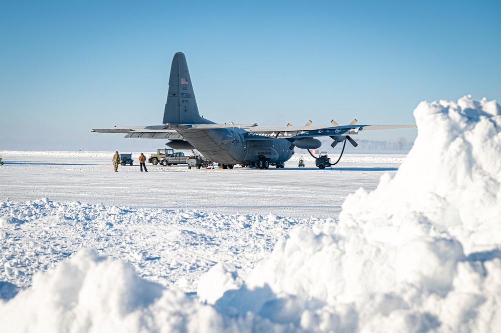 Snow snow everywhere, let's get these Herc's in the air