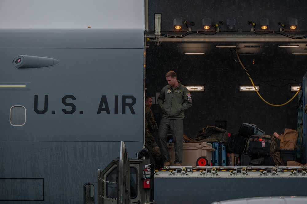 908th Aeromedical Evacuation Squadron  members get ride from 349th Air Mobility Wing Aircrew